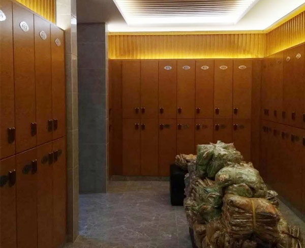 合肥全屋定制衣柜使用生態(tài)板有哪些優(yōu)缺點？
